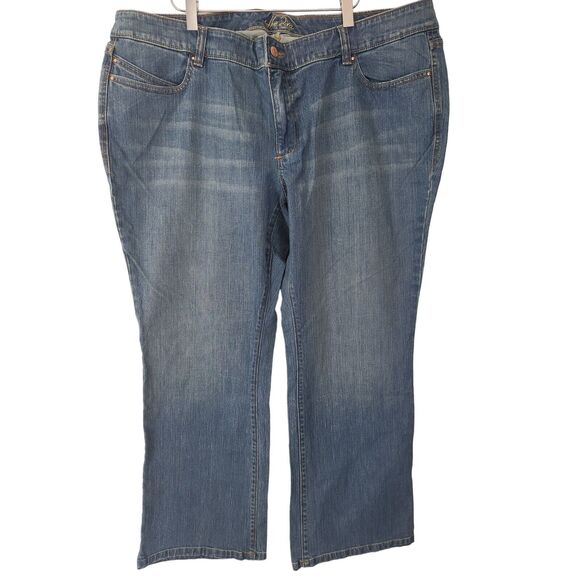 Old Navy The Diva Jeans 22 Womens Plus Size Lowest Rise Medium Wash Bootcut - Picture 1 of 7